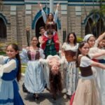 Talento juvenil ilumina el escenario con la obra musical “Una Aventura Enredada”