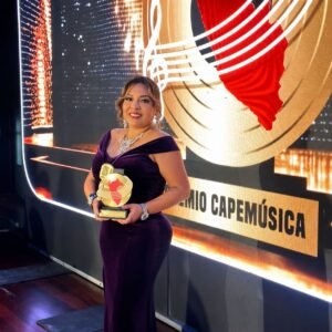 Edith Chirinos  galardonada como “Mejor Nueva Productora” en los Premios CAPEMÚSICA 2026